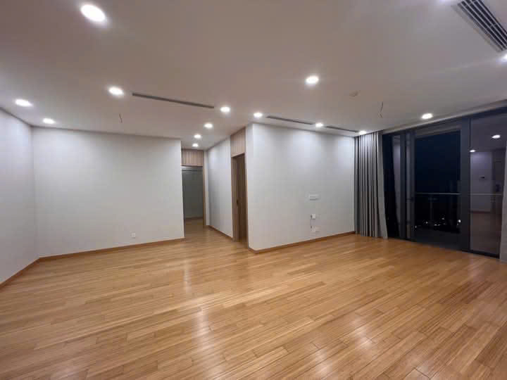 Bán gấp căn hộ chung cư N01T3 Ngoại Giao Đoàn – 128m2 (3 ngủ) – ban công Nam