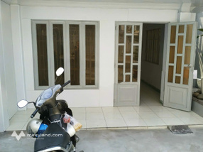 Cho thuê nhà quận 7, diện tích 6x20m cấp 4 đẹp, 2 phòng ngủ giá 15 triệu