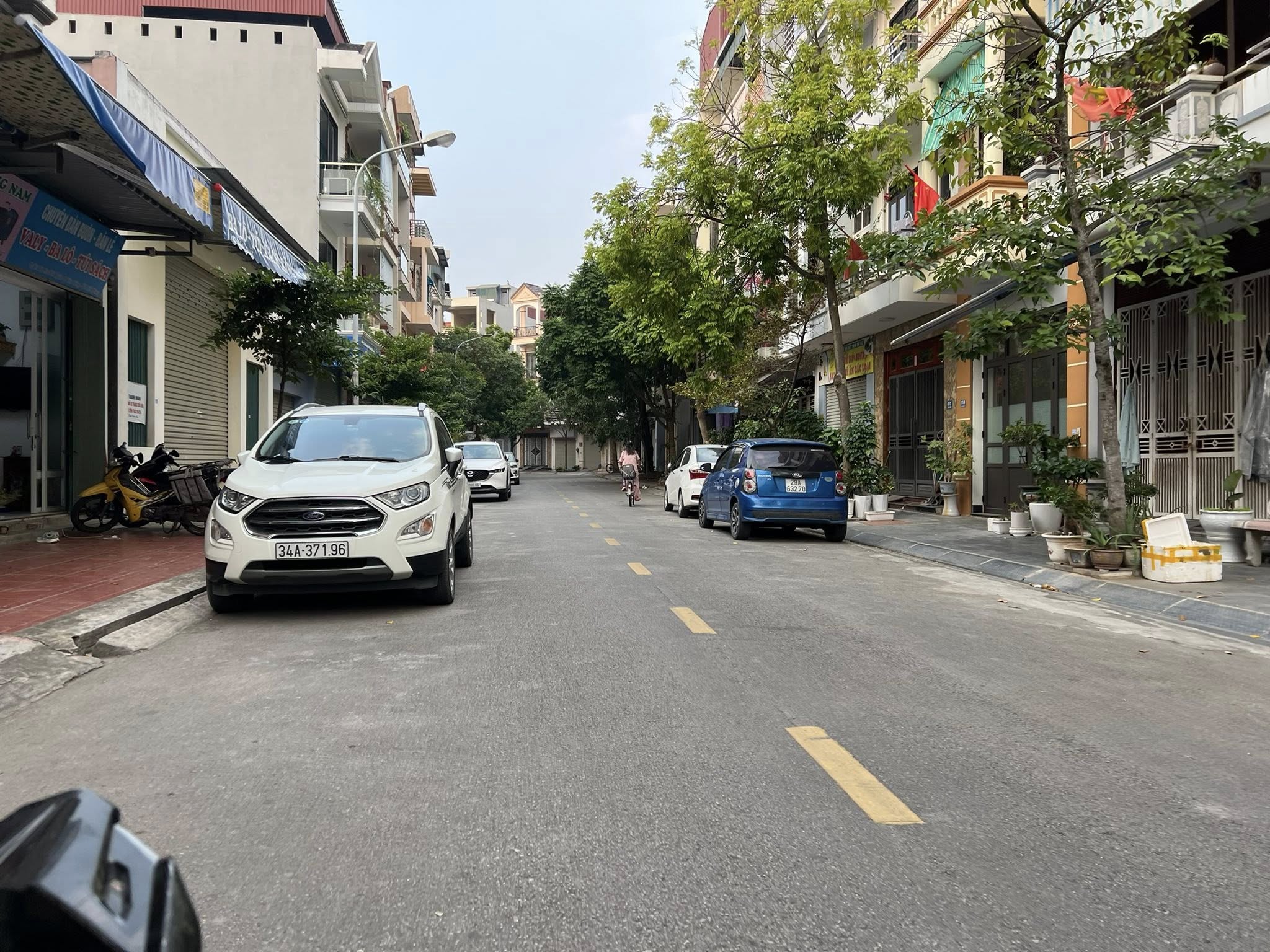 Bán lô đất mặt phố Cao Bá Quát, Đông Nam Cường, 76m2, ngang 4m, giá tốt chỉ 4 tỷ