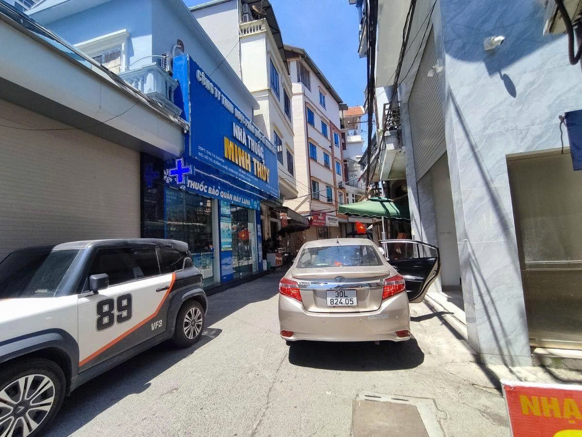 Hiếm nhà mặt đường La Nội, 73m2, mặt tiền 5m, vị trí đẹp, kinh doanh tốt, giá chỉ 18 tỷ