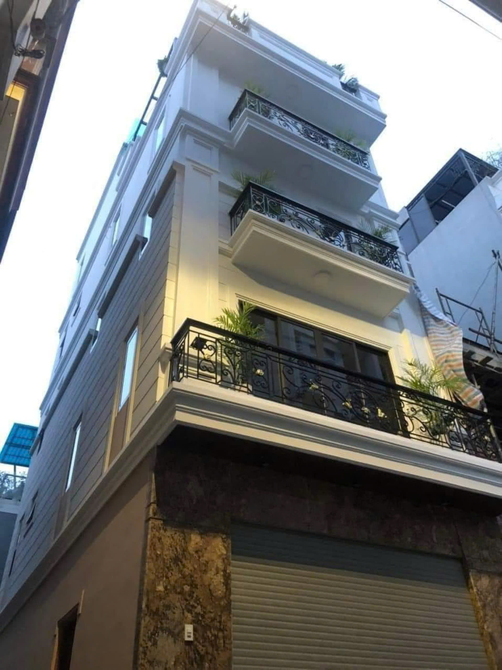 Bán nhà đường Bình Minh, Đan Phượng, sổ riêng 6 tầng thang máy, mặt đường ô tô kinh doanh