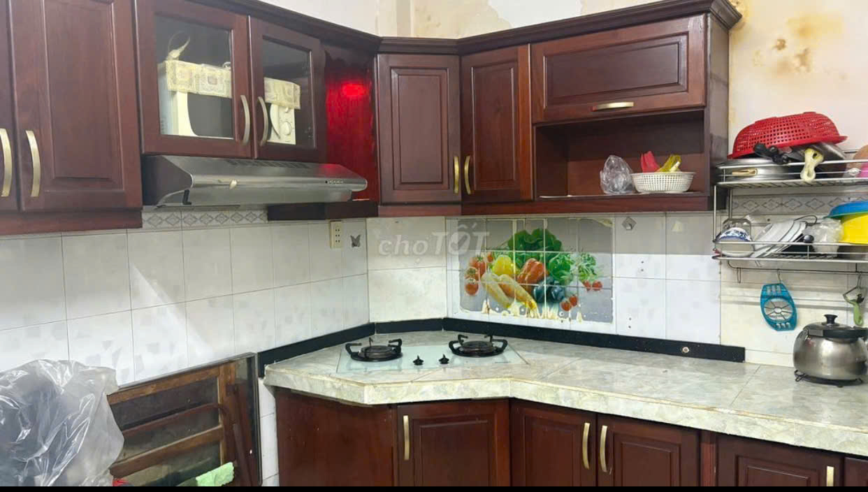 Bán nhà 1 trệt 2 lầu 1 sân thượng ngay khu trung tâm uận 5