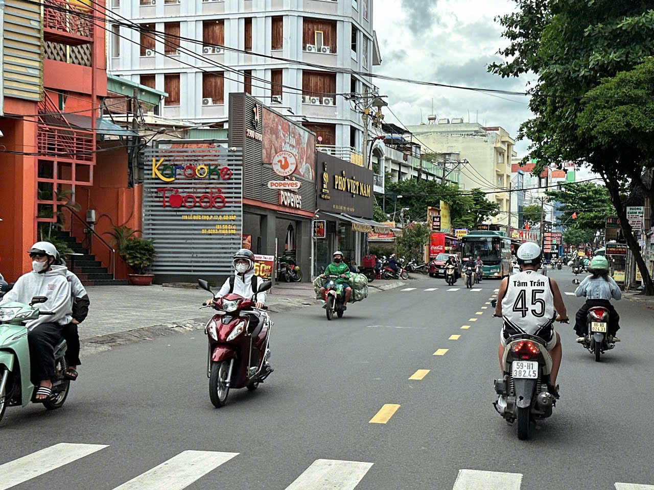 Bán căn hộ dịch vụ ngang 7m 5 tầng đường 10m, Lê Đức Thọ, 105m2, đi bộ đi chợ Căn Cứ chỉ 17.8 tỷ