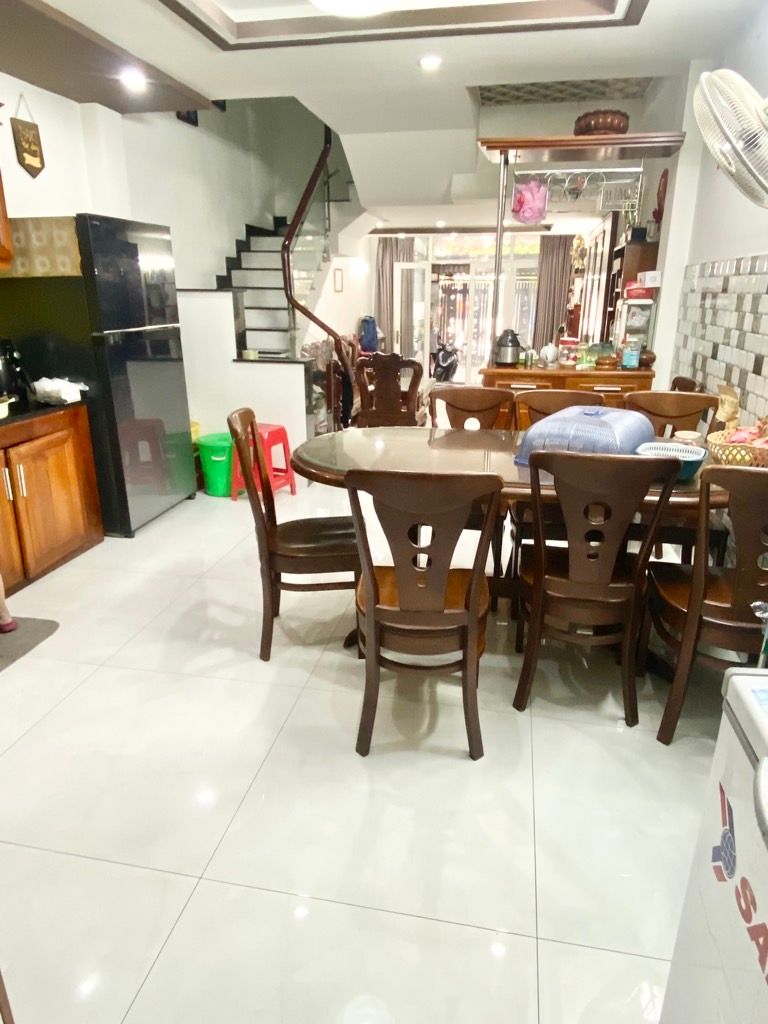 Nhà chính chủ gửi bán 1 sẹc đường số 30, diện tích 93m2, 5 tầng mới, doanh thu 20 triệu gần chợ giá bán 9,9 tỷ