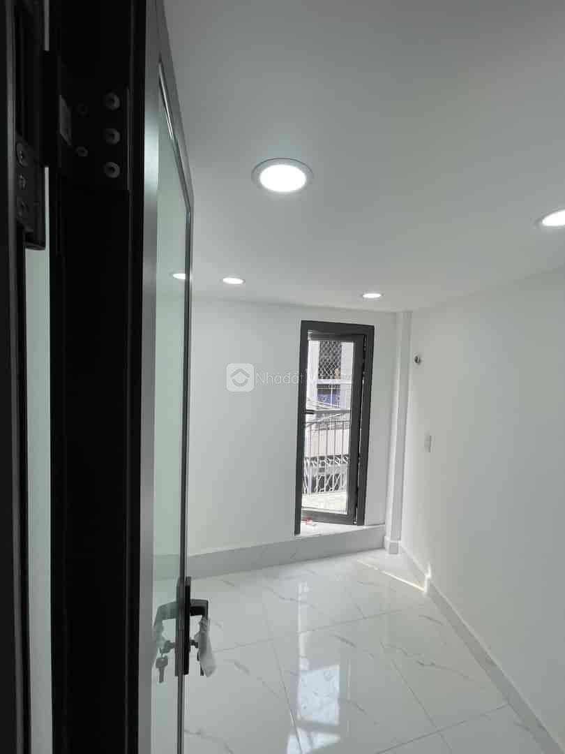 Bán nhà CMT8 quận 10 gần ngã 6, 38m2, 1 trục ra mặt tiền, chỉ 4 tỷ