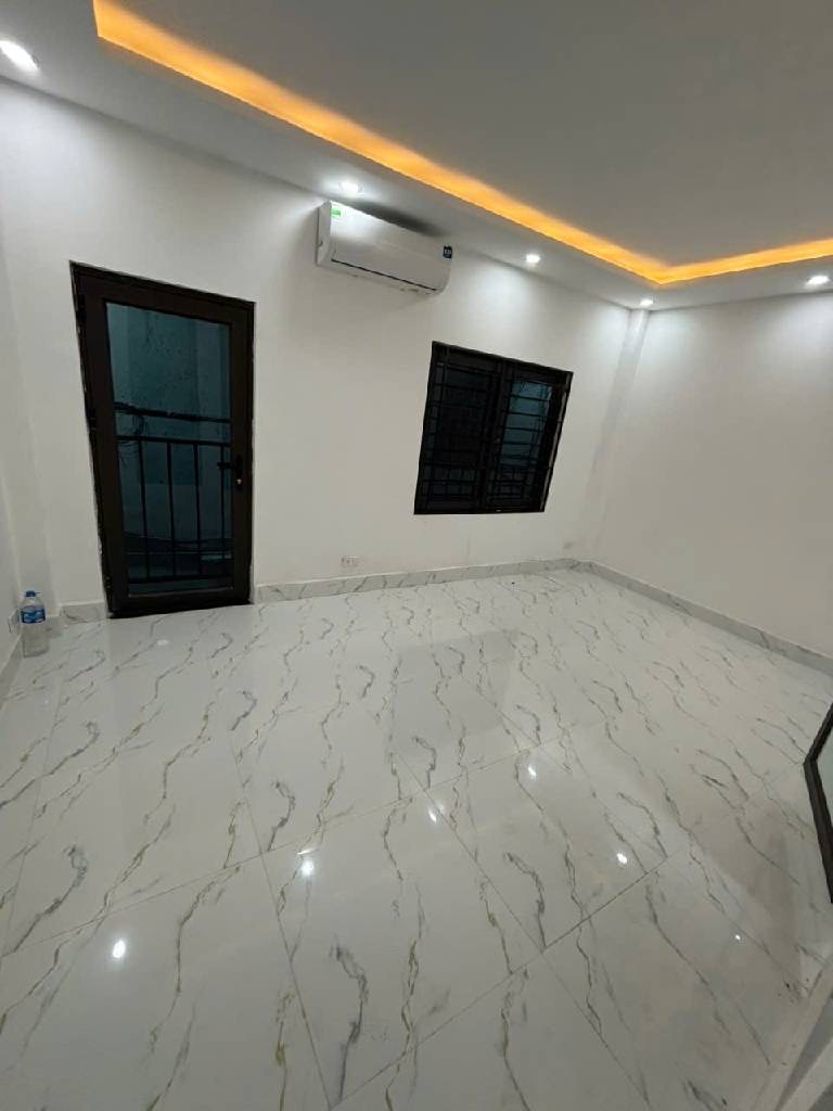 Bán nhà vị trí đắc địa, cách ngõ 325 Kim Ngưu 30m, ô tô tránh vèo vèo