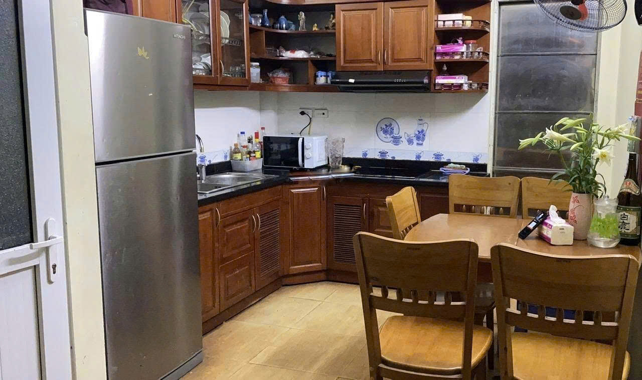 Cho thuê nhà riêng tại ngõ 221 Trung Kính, Cầu Giấy 35m2 x 4 tầng, giá 16 triệu