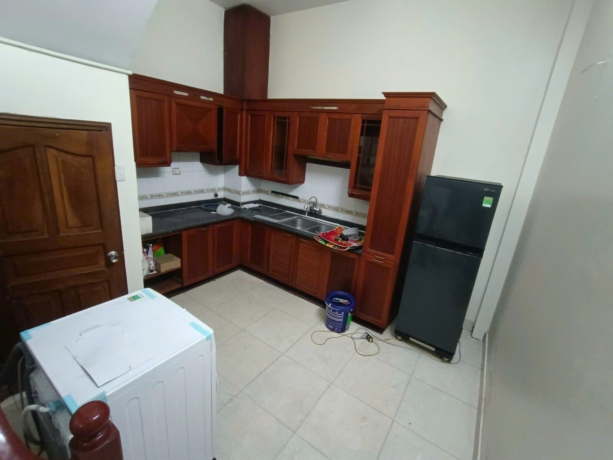 Cho thuê nhà ngõ 143 Nguyễn Ngọc Vũ, Cầu Giấy 35m2 x 5 tầng giá 18 triệu/tháng, ô tô, nhà mới