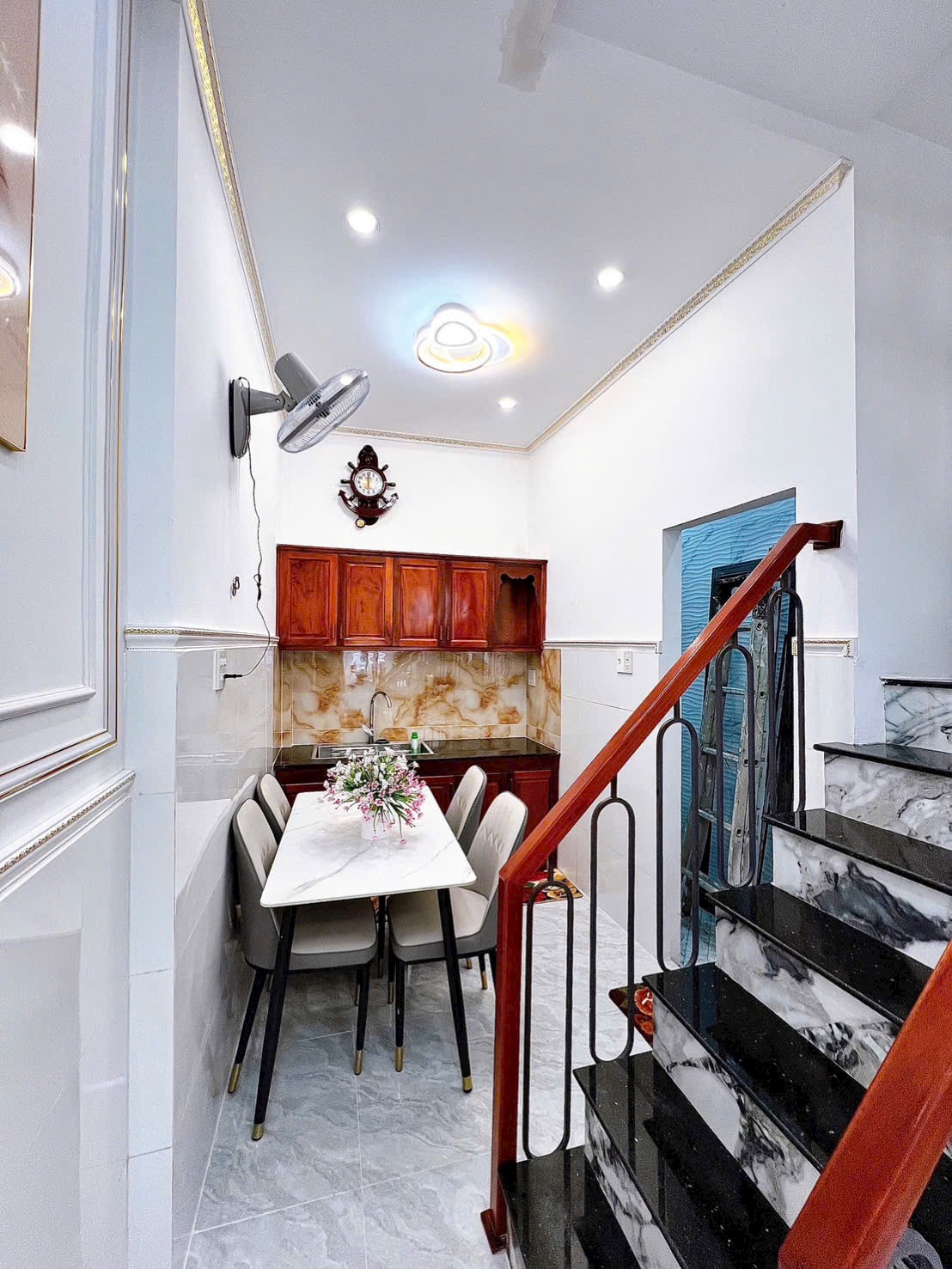 Bán nhà trệt lầu hẻm 23 Nguyễn Bỉnh Khiêm