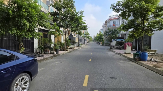 Bán đất Hoà Lạc, chỉ 1,3 tỷ sở hữu mảnh đất 100m2, nằm sát chợ Hoà Lạc, cách đại học Fpt 2,5km