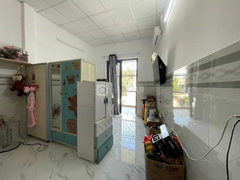 Nhà hẻm sân trước nhà rộng đẹp, thông tứ tung ra chợ Tân Trụ