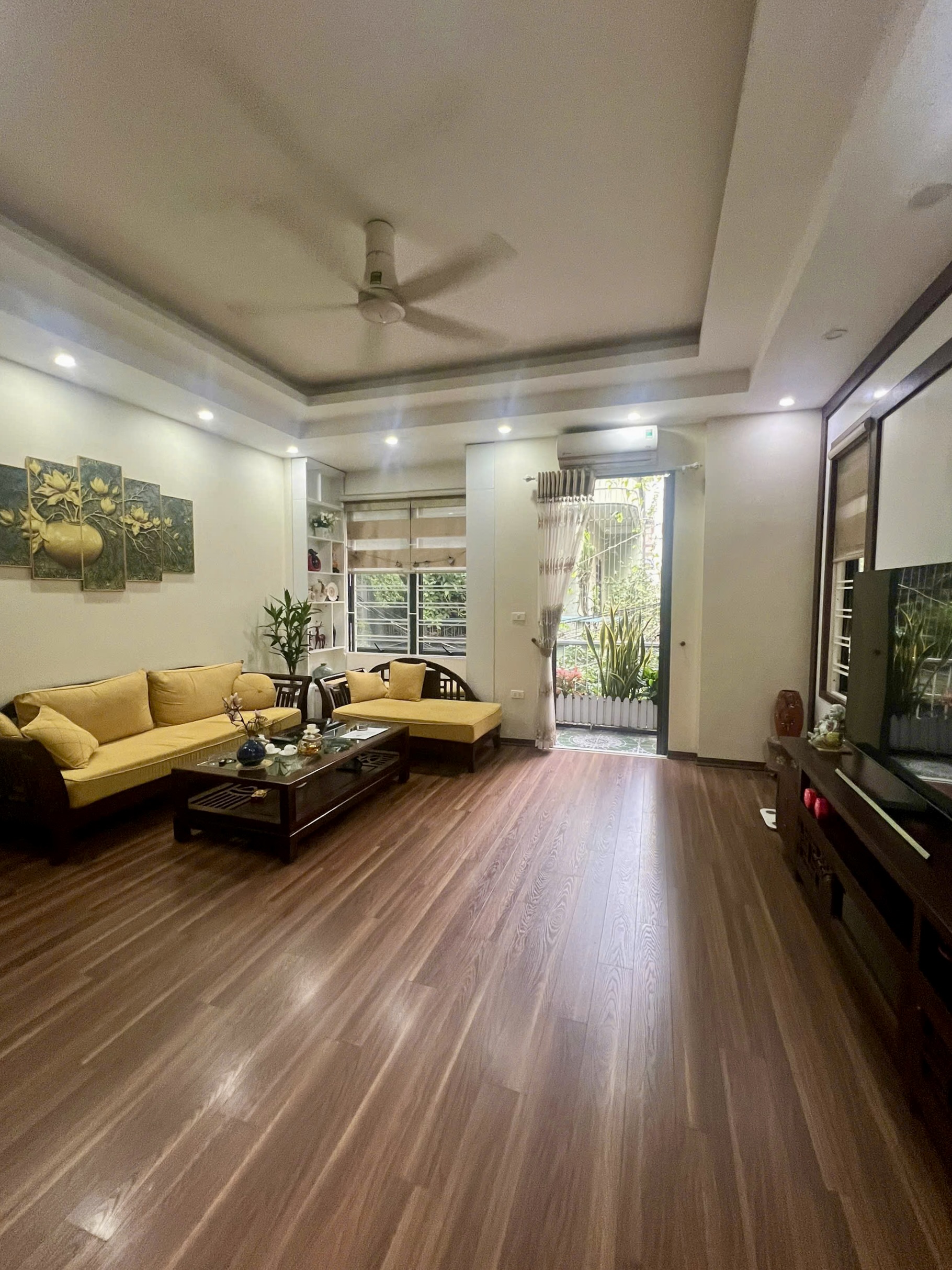 Nhà lô góc Thái Hà - Đống Đa, 3 thoáng, gara ô tô, 6 tầng, kinh doanh tốt - 54m² - 32 tỷ