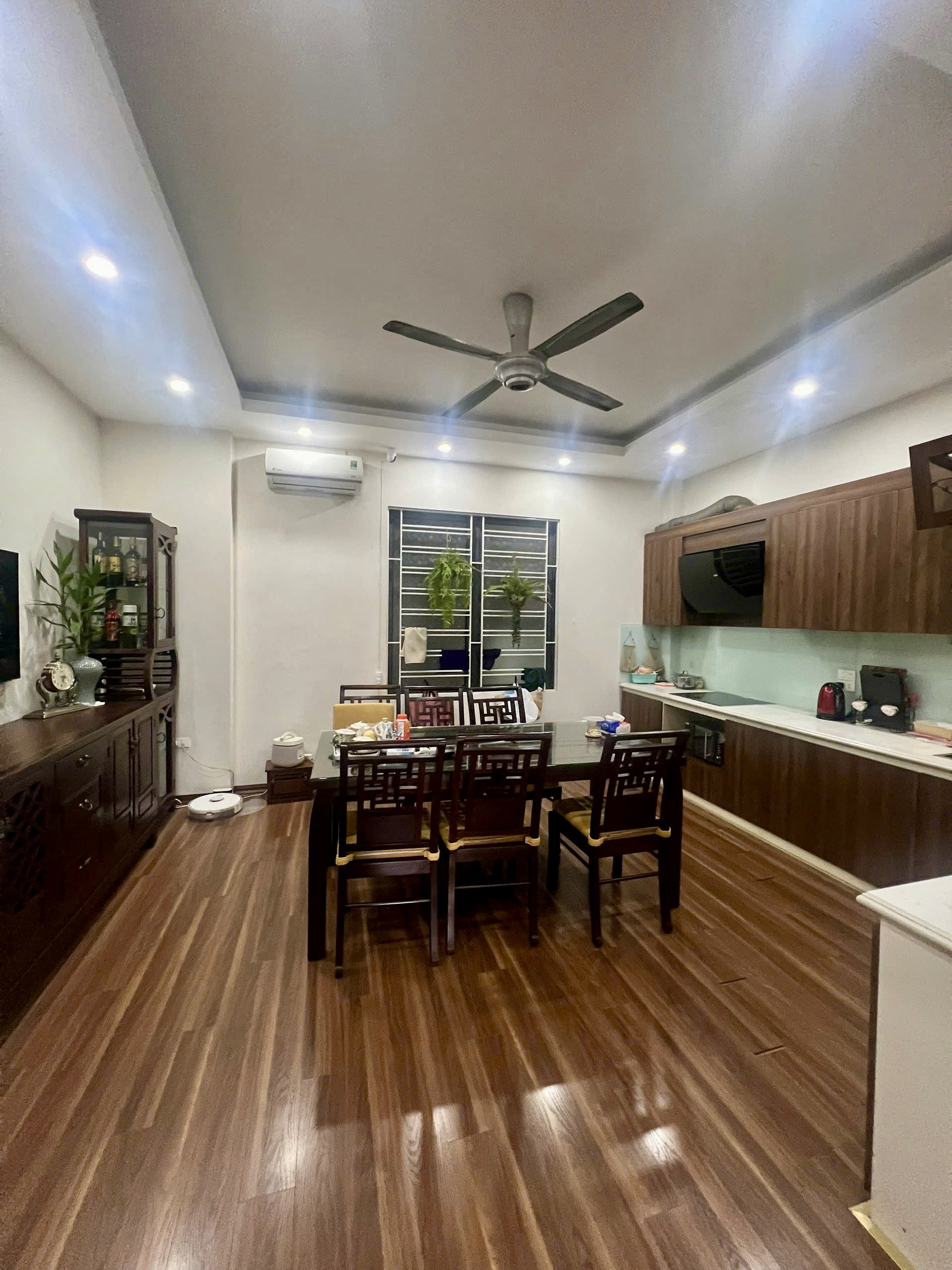 Nhà lô góc Thái Hà - Đống Đa, 3 thoáng, gara ô tô, 6 tầng, kinh doanh tốt - 54m² - 32 tỷ