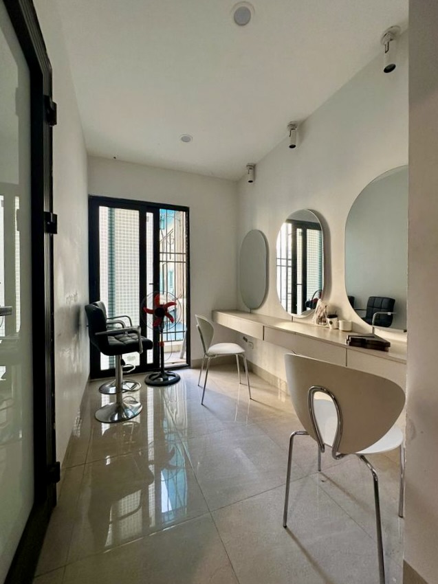 Nhà mặt ngõ lớn Thái Hà, vỉa hè rộng, 4 tầng thông sàn, kinh doanh mạnh – 40m² – 30 tỷ