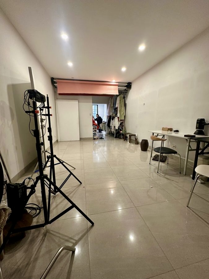 Nhà mặt ngõ lớn Thái Hà, vỉa hè rộng, 4 tầng thông sàn, kinh doanh mạnh – 40m² – 30 tỷ