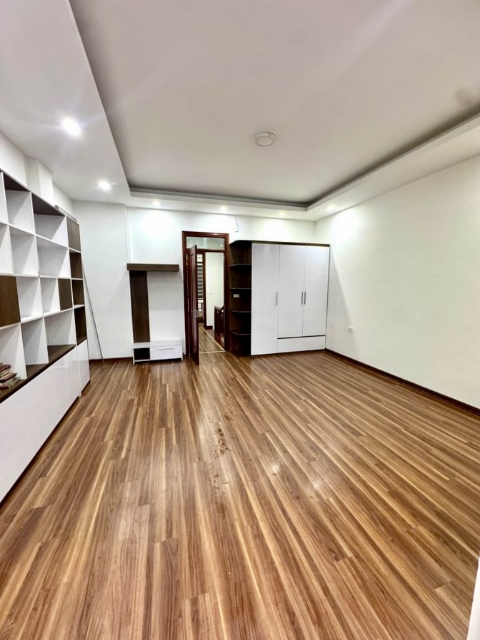 Nhà lô góc Thái Hà - Đống Đa, 3 thoáng, gara ô tô, 6 tầng, kinh doanh tốt - 54m² - 32 tỷ