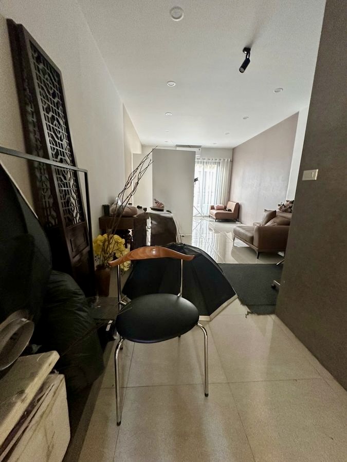 Nhà mặt ngõ lớn Thái Hà, vỉa hè rộng, 4 tầng thông sàn, kinh doanh mạnh – 40m² – 30 tỷ