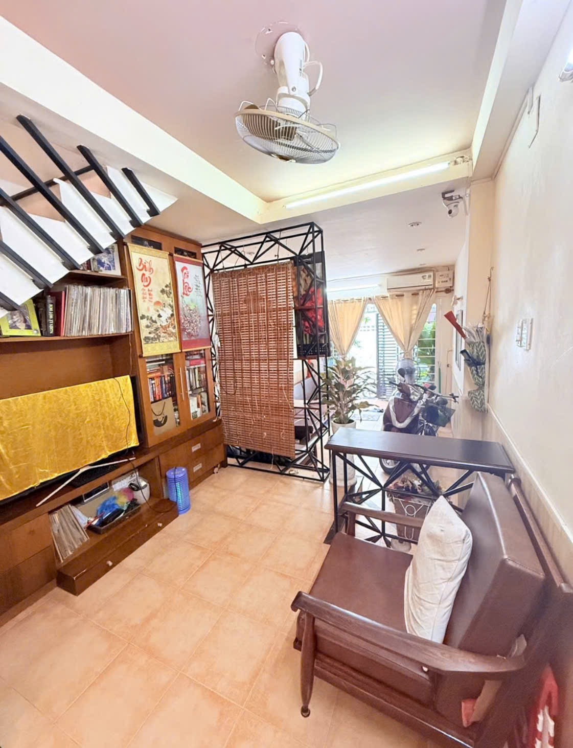 Bán nhà 1,2 tỷ đường Cống Lỡ, phường 15 Tân Bình, 2 phòng ngủ, diện tích 65m2, sổ hồng riêng