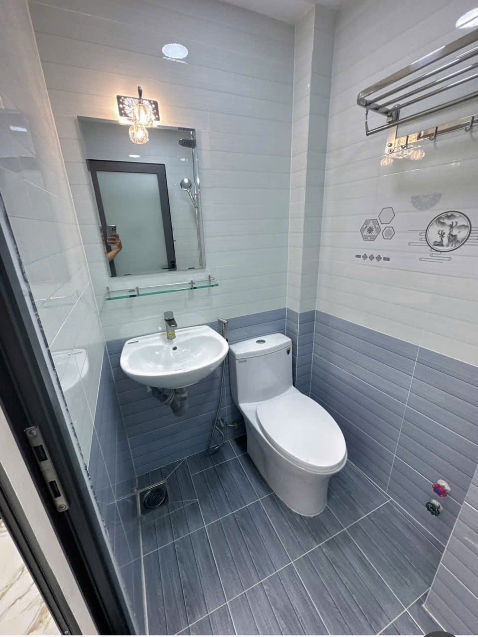 Nhà mới xây – xe hơi quay đầu – Nguyễn Thượng Hiền, giáp Phú Nhuận - giá rẻ chỉ 7,45 tỷ