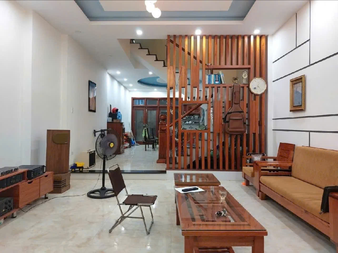 Bán nhà mặt tiền Đoàn Khuê, vị trí đẹp, giá tốt