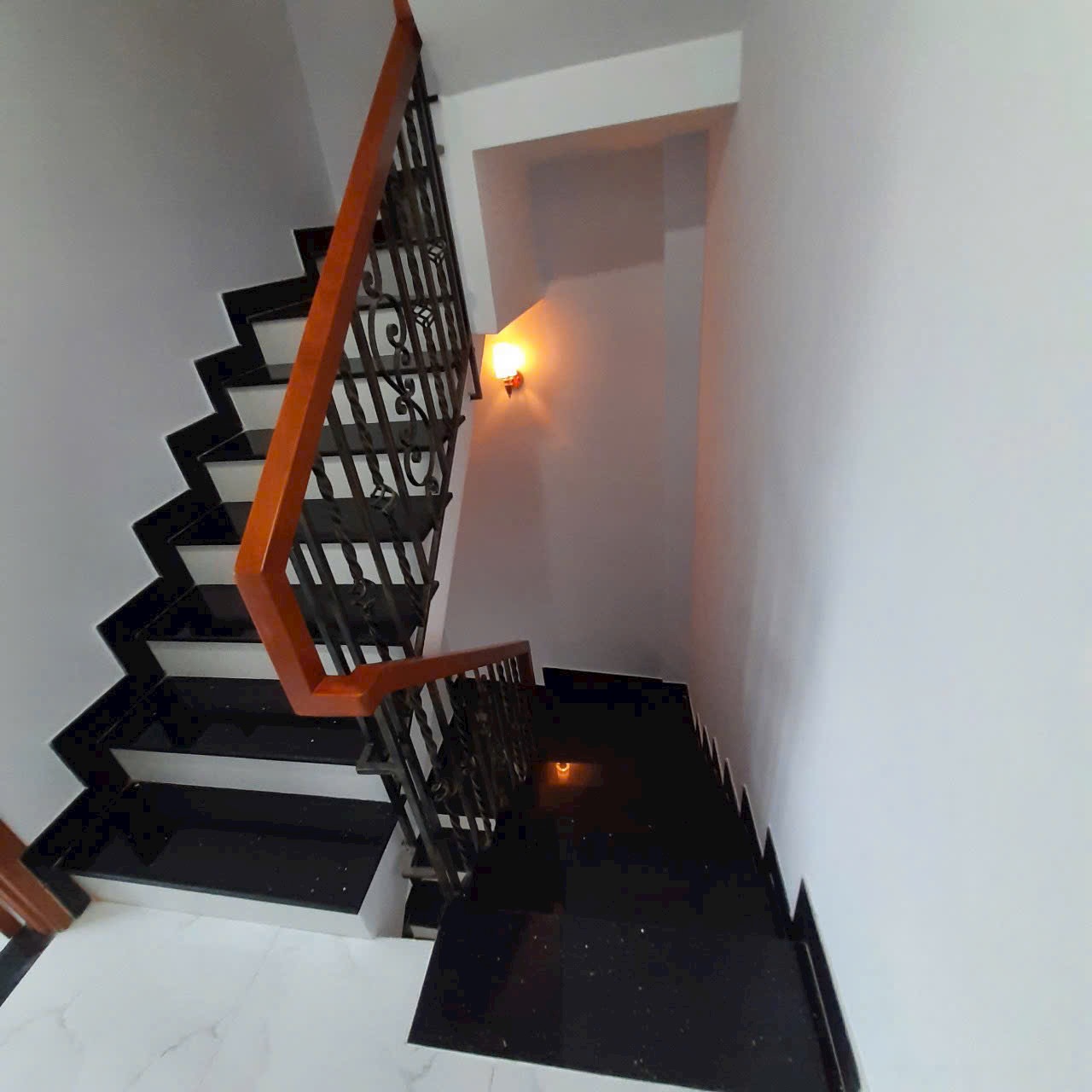 Bán nhà 31m2, giá bán 6,5 tỷ Nguyễn Thượng Hiền, Bình Thạnh