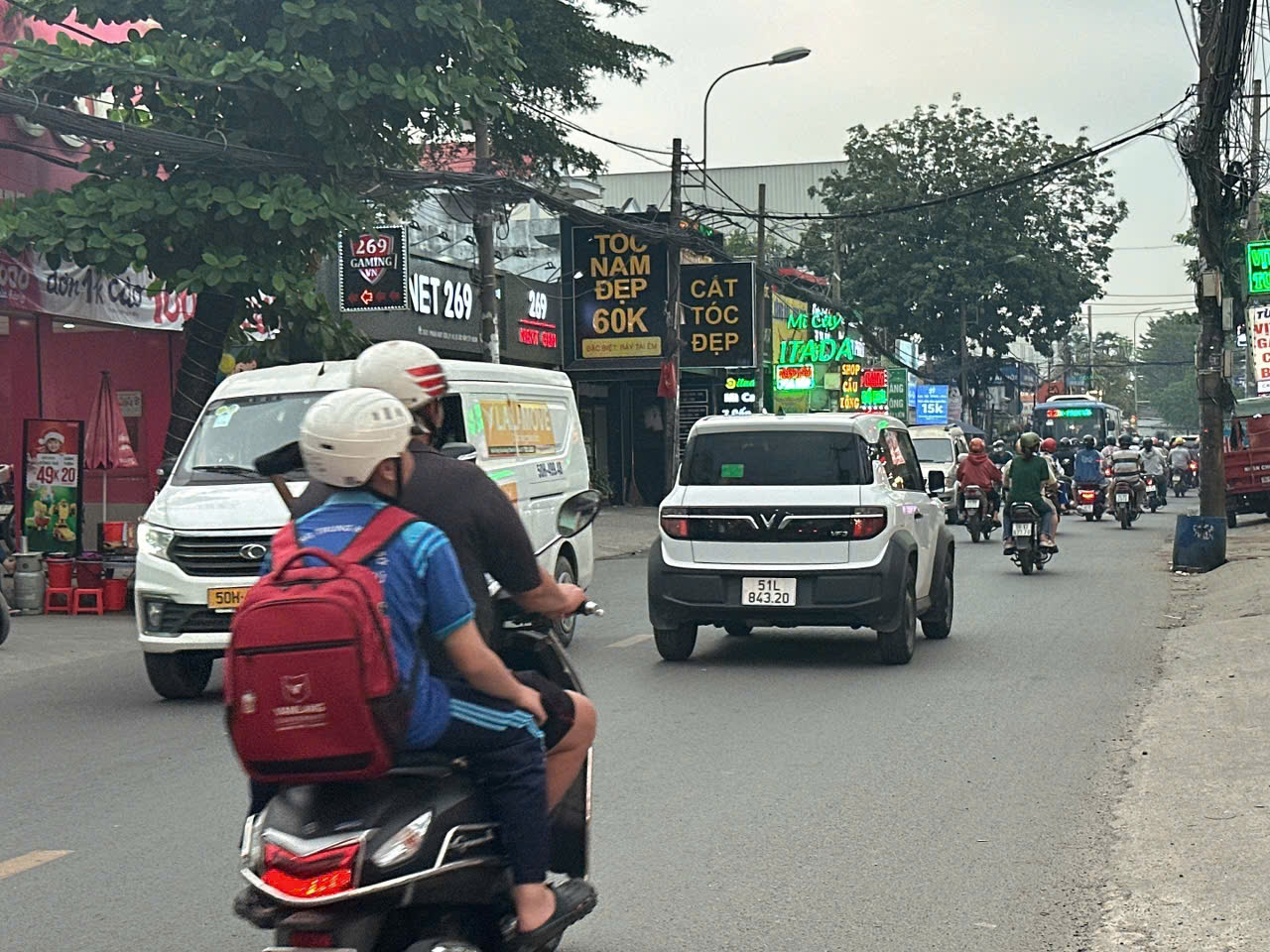 Chỉ 16 tỷ xí có nhà 5 lầu hẻm xe hơi đẹp ngang 6.5m, diện tích 104m2 vài bước ra Phan Huy Ích tới Emart