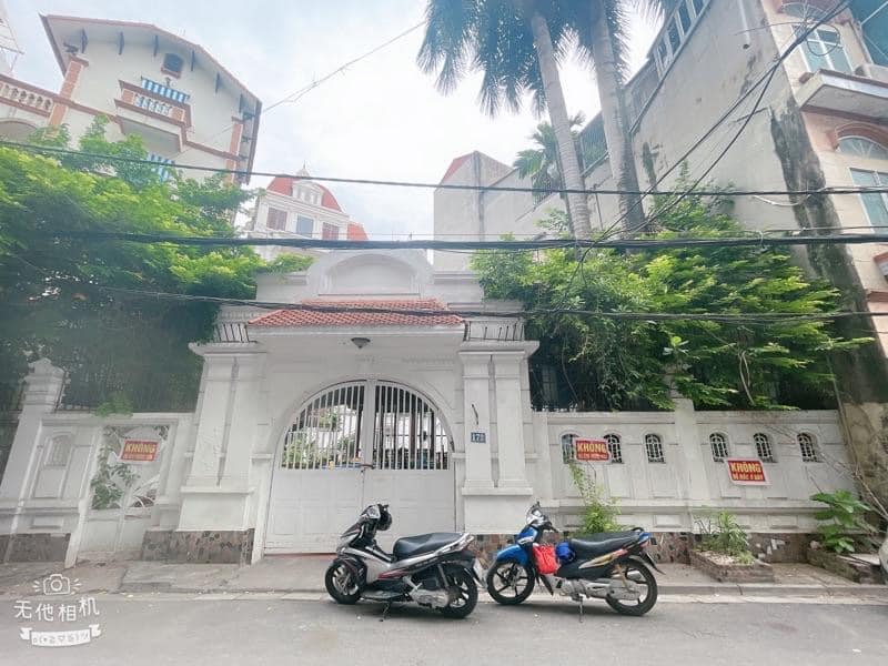 Bán biệt thự mặt phố Hoa Bằng, Cầu Giấy - 325m2 - 5 tầng - mặt tiền 13m