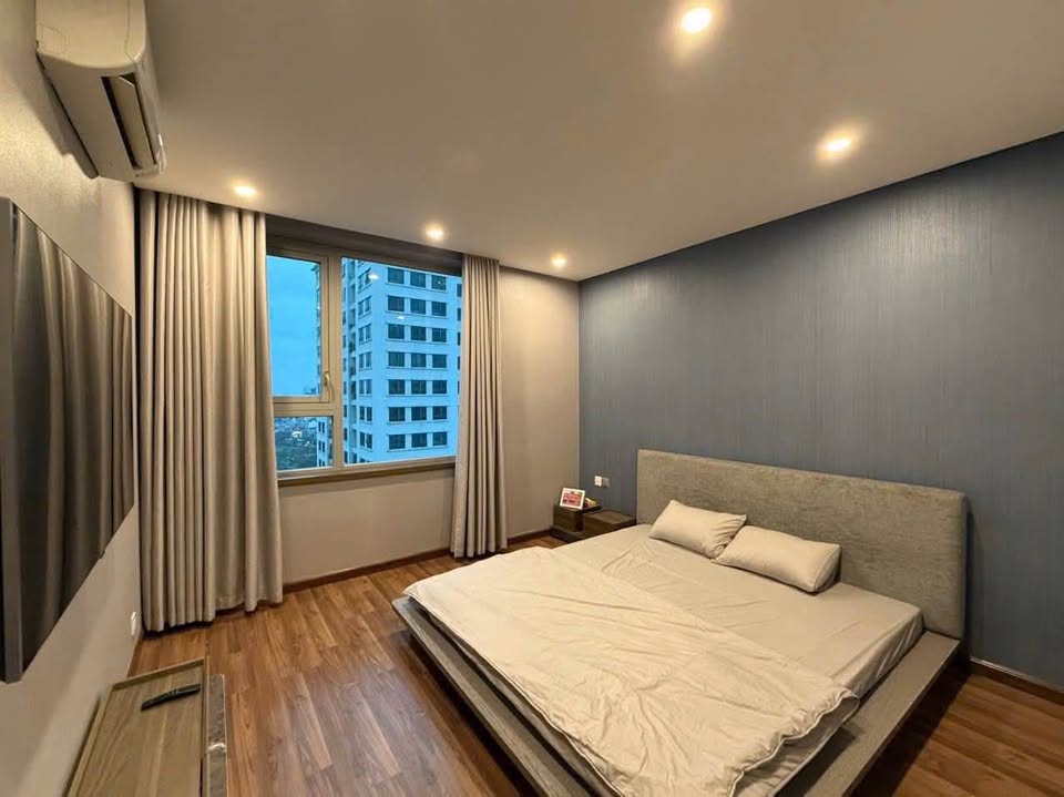 Bán gấp căn hộ chung cư đường Phạm Văn Đồng – Tòa Resco – 93m2 (3 ngủ) - Giá 7,4 tỷ