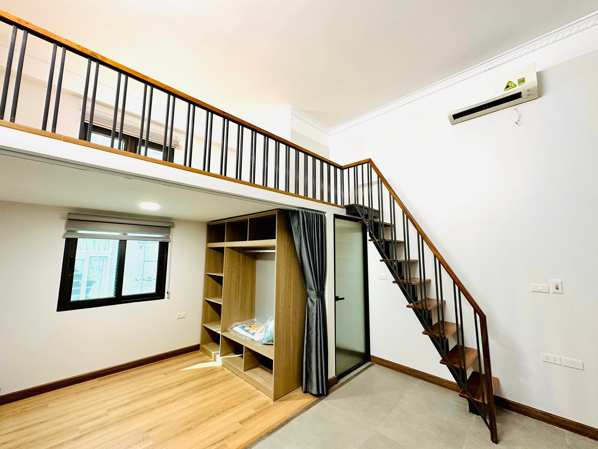 Bán tòa nhà chung cư mini đường Nguyễn Trãi, 240m2 xây 8 tầng, thang máy, 38 phòng