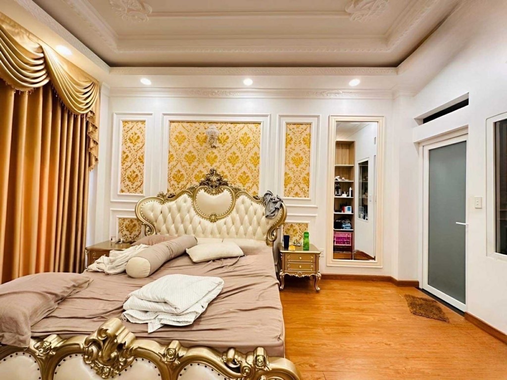 Chỉ 16 tỷ xí có nhà 5 lầu hẻm xe hơi đẹp ngang 6.5m, diện tích 104m2 vài bước ra Phan Huy Ích tới Emart