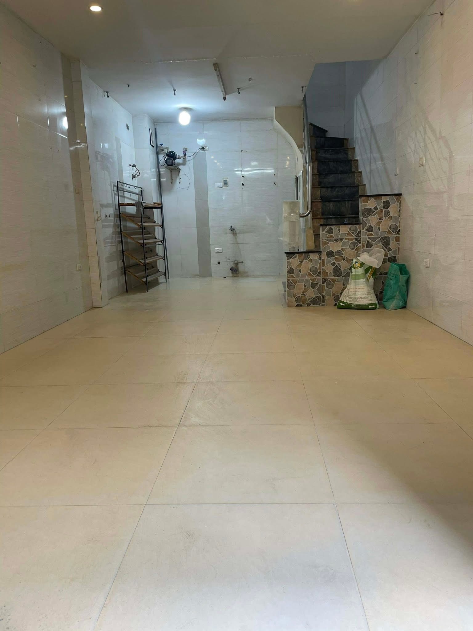 Cho thuê nhà nguyên Yên Lãng, Đống Đa 35m2 x 5 tầng giá 16 triệu, ô tô kinh doanh