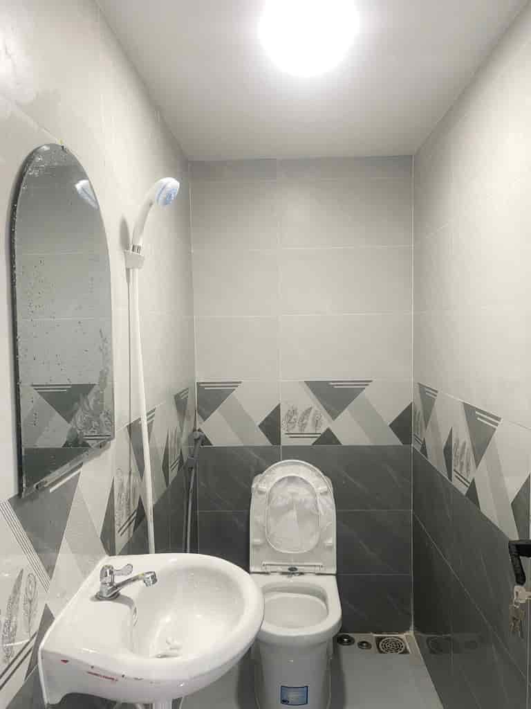 Bán nhà hẻm xe hơi 8m, khu dân cư an ninh, yên tĩnh, gần chợ trường học siêu thị