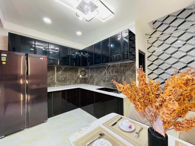 Cô Năm bán nhà 50m2, xây 4 tầng, Thạnh Lộc 47 gần cầu Phú Long