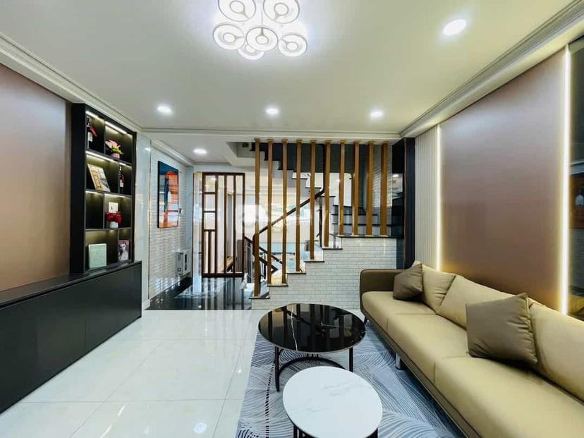 Cô Năm bán nhà 50m2, xây 4 tầng, Thạnh Lộc 47 gần cầu Phú Long