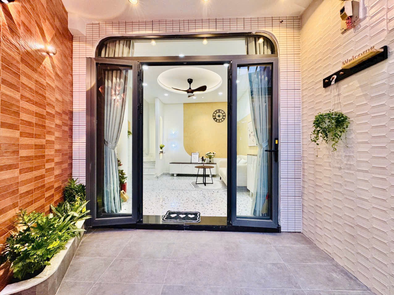 Nhà mới đẹp lung linh, dọn vào ở ngay Cư Xá Nguyễn Đình Chiểu - 3 tầng, giá bán 6,75 tỷ