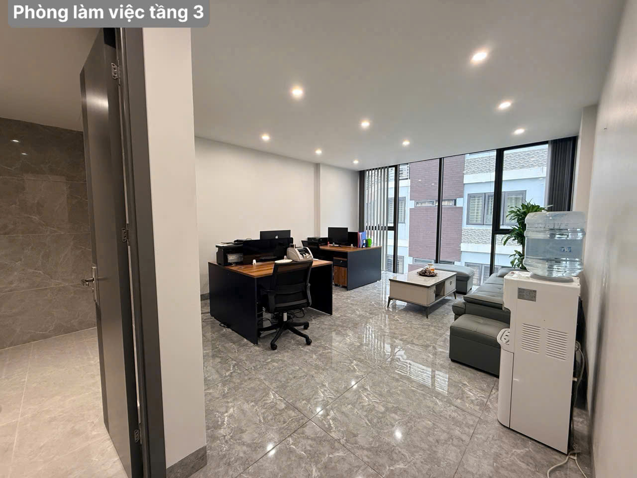 Nhà đep ở ngạy tại Cổ Linh, Thạch Bàn, diện tích 72m2, 8 tầng, 2 thoáng, 8 phòng ngủ, vỉa hè ô tô tránh, 24 tỷ