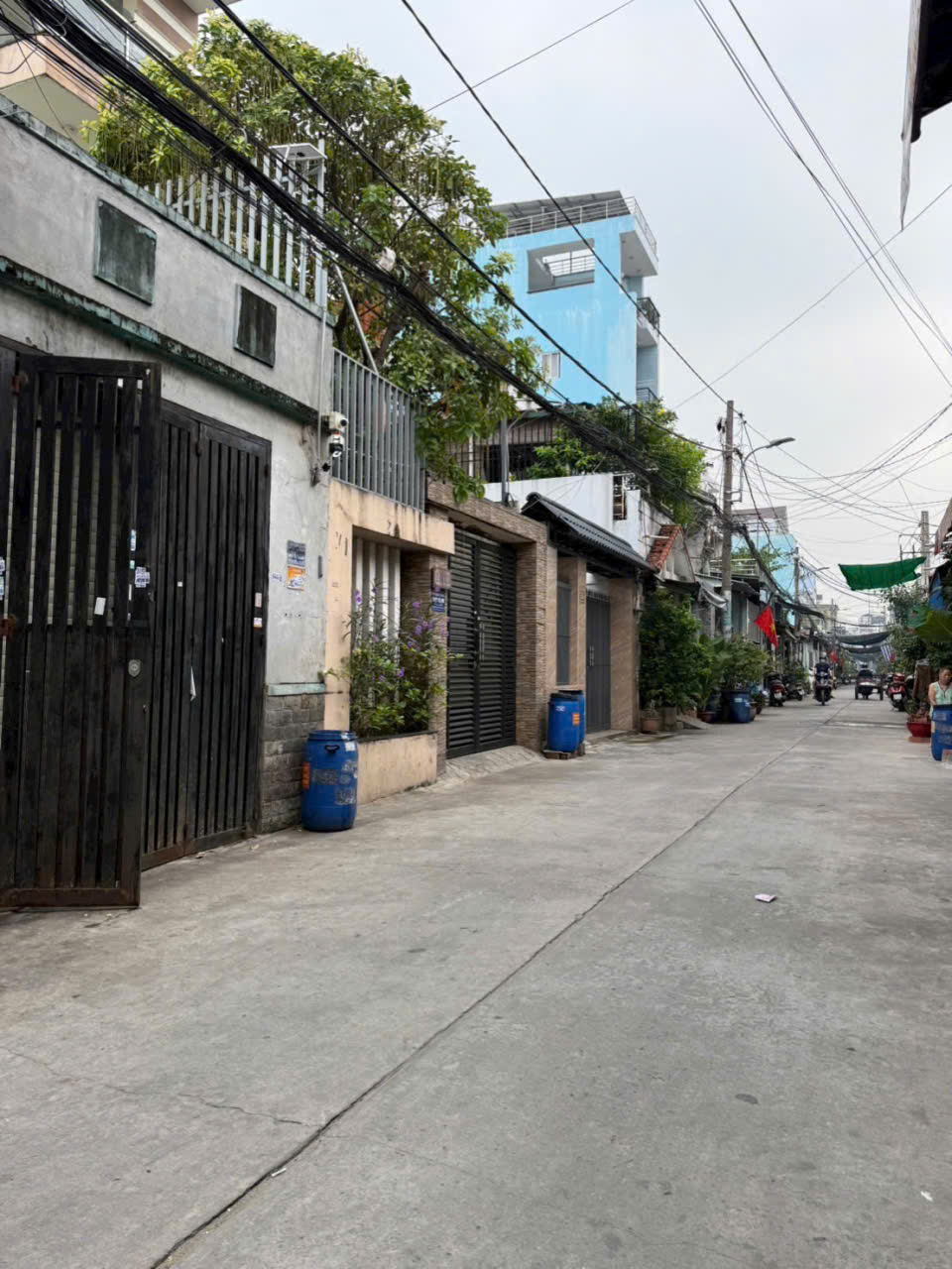 Nhà rộng hẻm 6m thông, đối diện chung cư Celadon, 4.1 tỷ