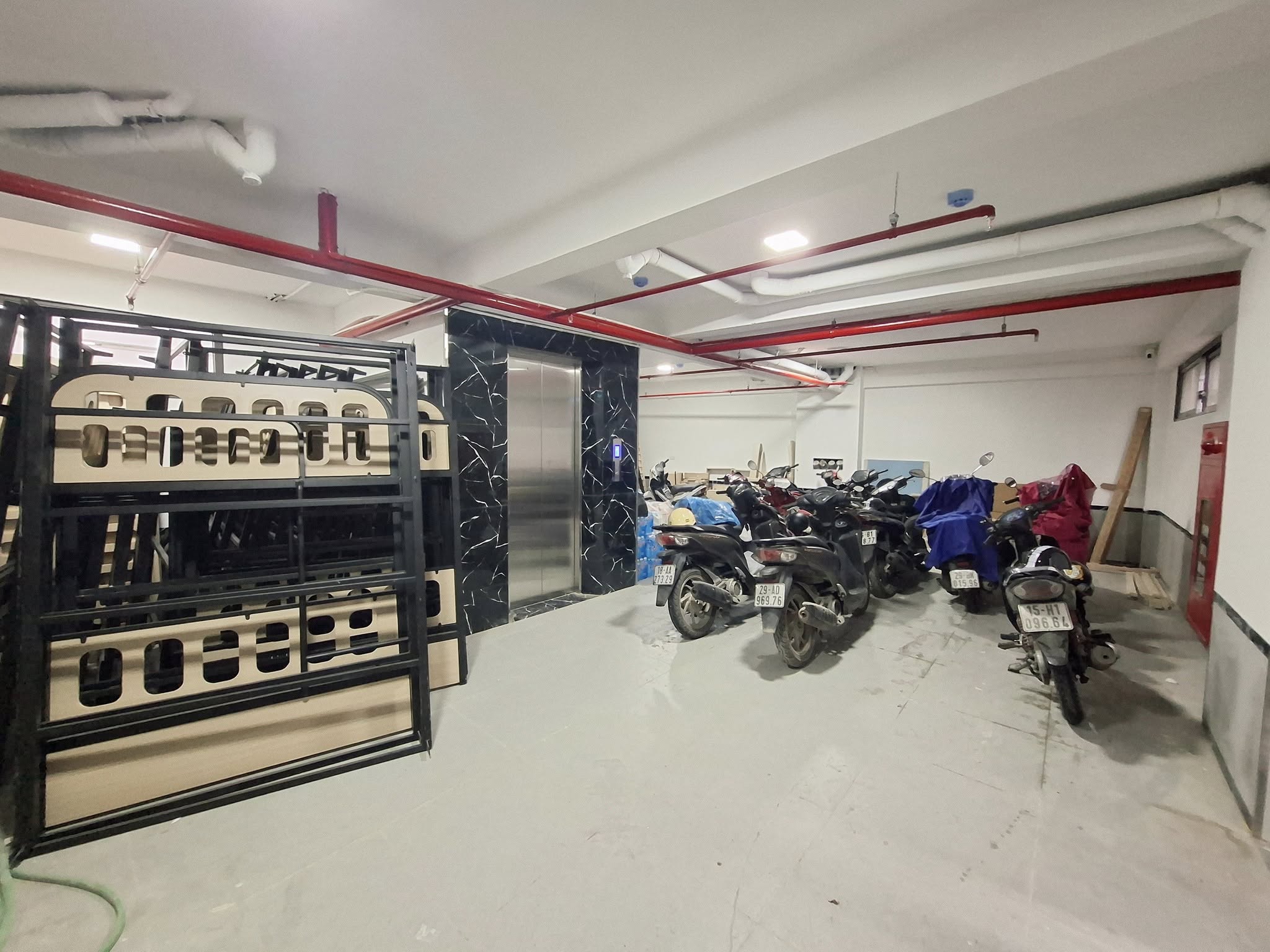 Bán tòa nhà chung cư mini đường Định Công Thượng, 85m2, 7 tầng, thang máy