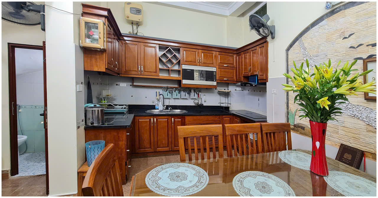 Cho thuê nhà đẹp - ngõ ô tô Hồ Tùng Mậu, Nam Từ Liêm 50m2 x 5 tầng giá 21 triệu/tháng