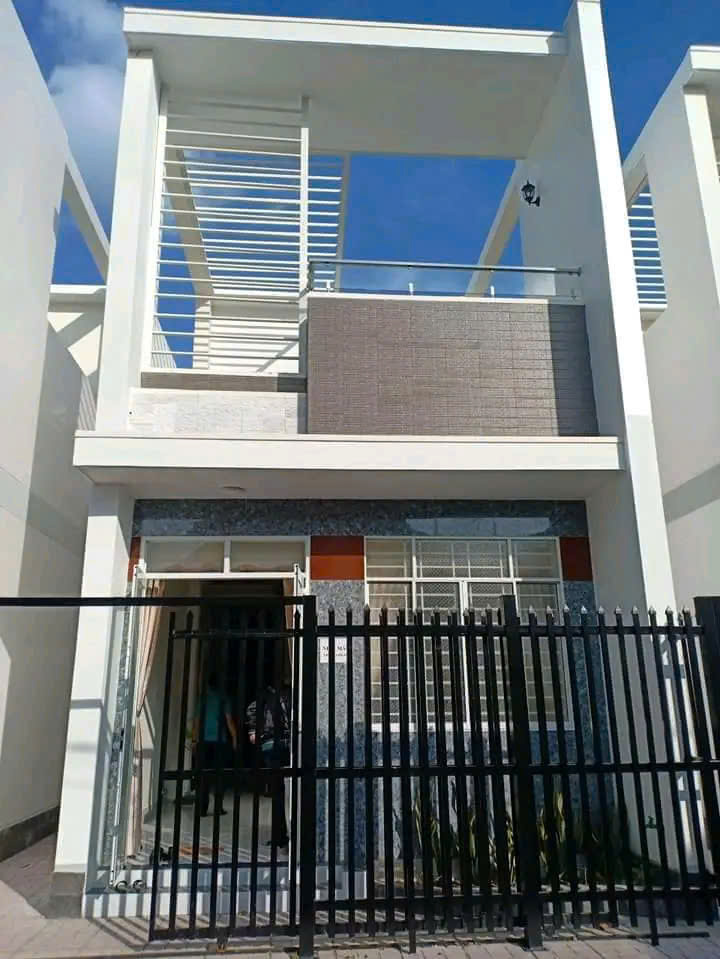 Bán nhà 1 trệt 1 lầu khu dân cư an ninh xã Bình Phú, hoàn công đầy đủ