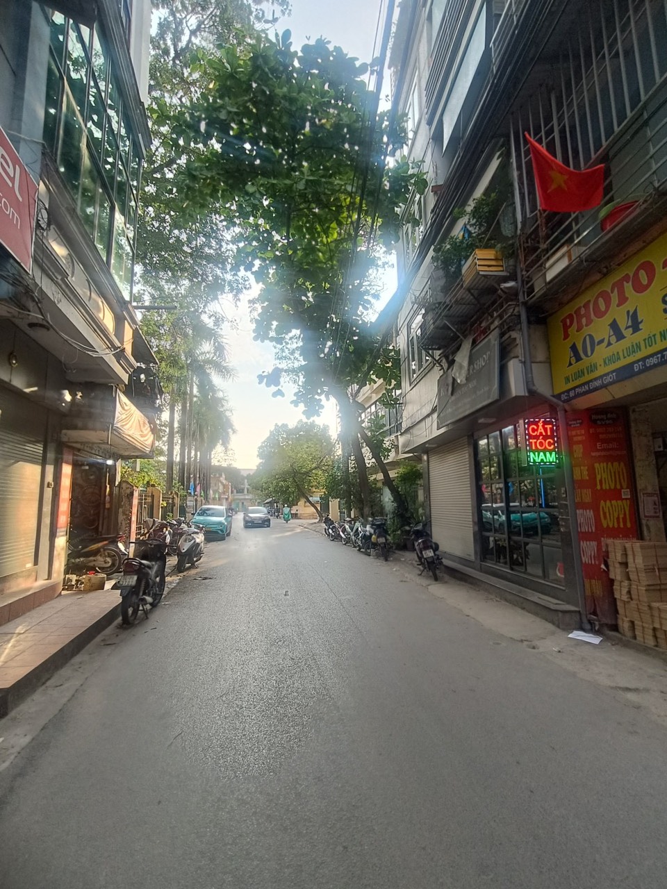 Mặt phố Phan Đình Giót - Thanh Xuân, 2 ô tô tải tránh vỉa hè, 51m2, mặt tiền 7,6m, 20 tỷ