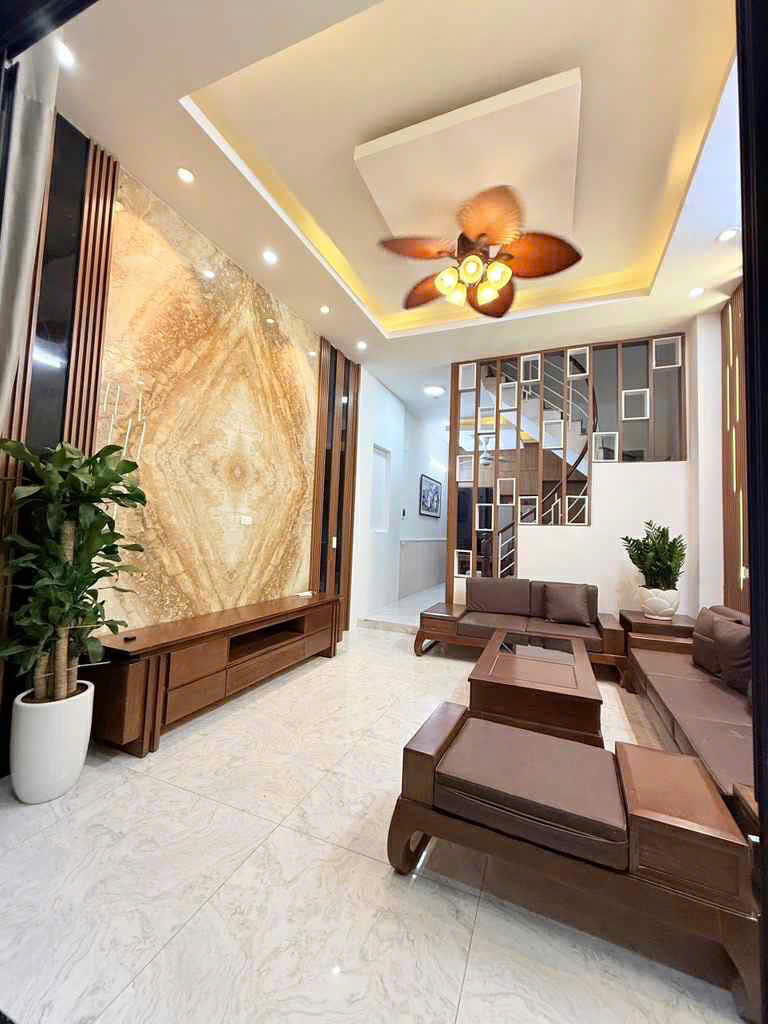 Cho thuê nhà ngõ 121 Kim Ngưu - Hai Bà Trưng 45m2 x 5 tầng giá 18.5 triệu/tháng full đồ mới