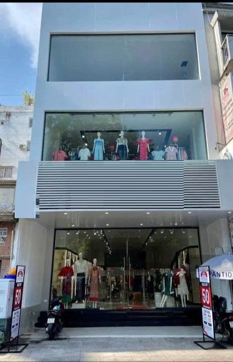 Bán nhà hẻm xe hơi ngay nhà Thờ Tân Định, diện tích 123m2, giá 32 tỷ