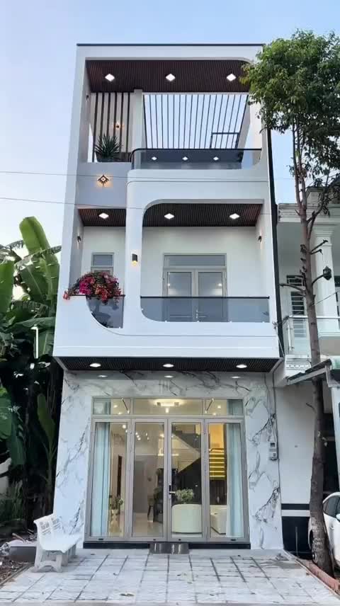 Bán gấp nhà 3 tầng, 4m x 30m Bình Dương, giá chỉ 2,95 tỷ, hỗ trợ vay lên đến 70%