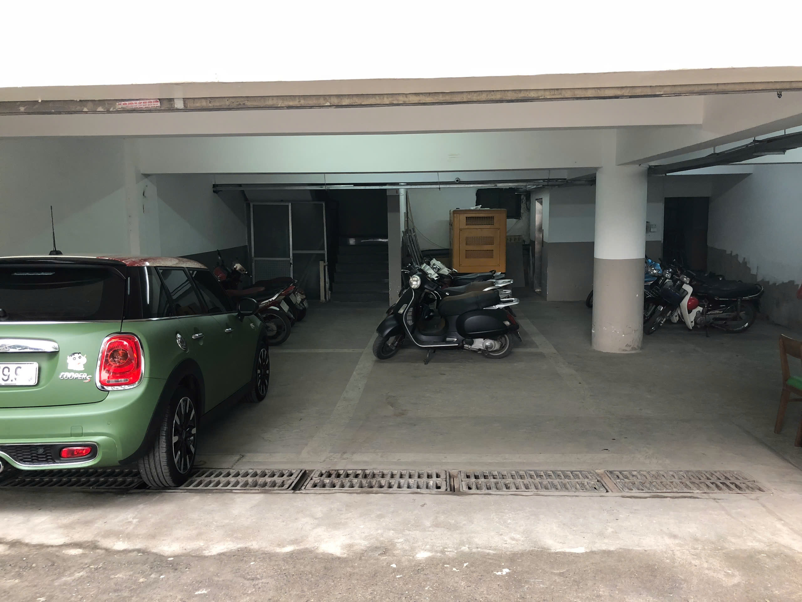 Cho thuê sàn văn phòng view hồ đã setup đầy đủ tại phố Hoàng Cầu, Đống Đa, Hà Nội