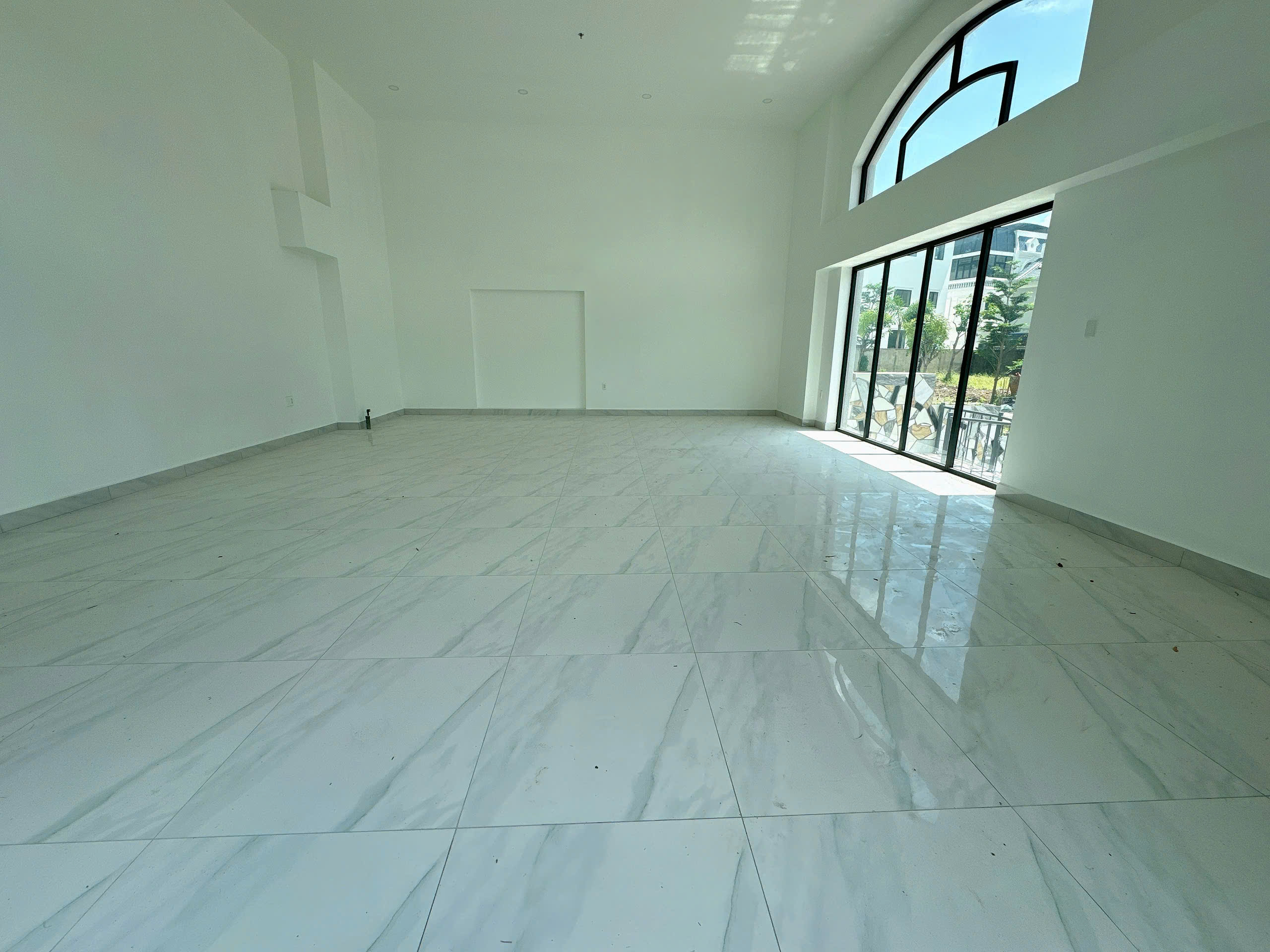 Shophouse chung cư 19 tầng Hưng Phú 125m2 có gác lửng