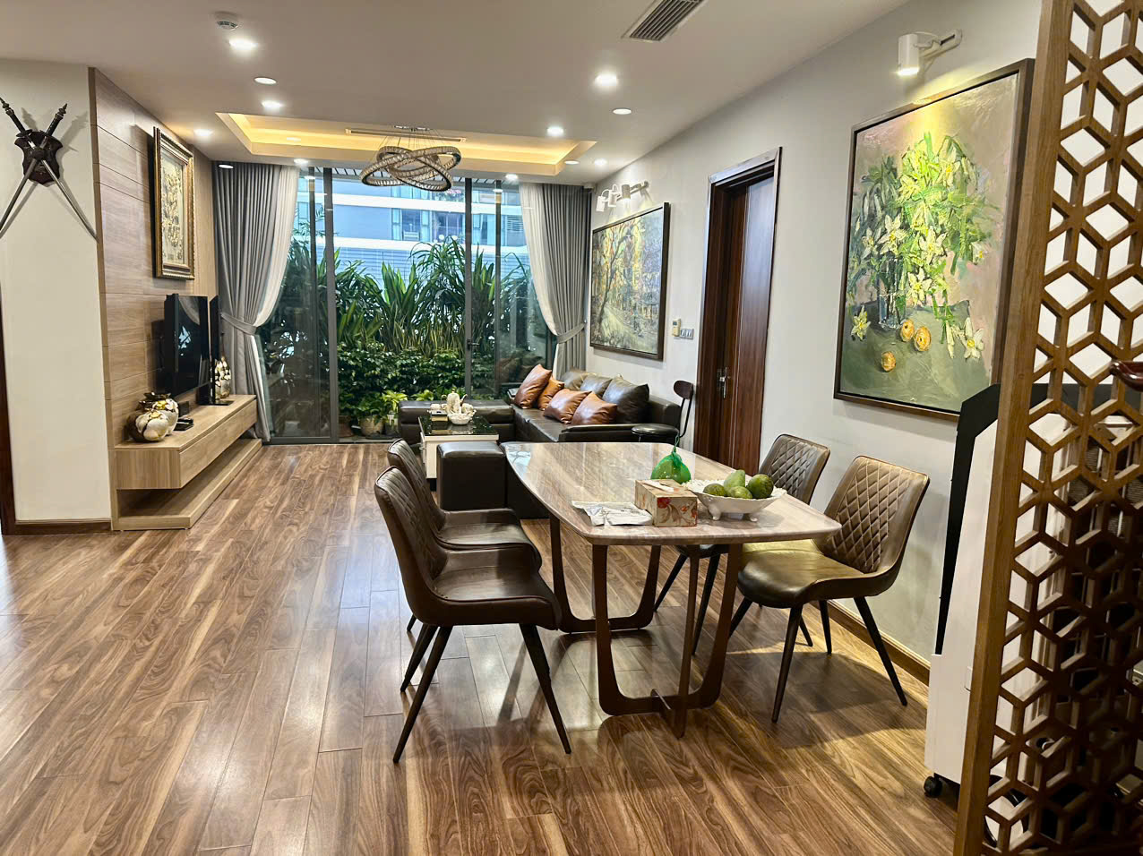 Bán gấp căn hộ chung cư N01T8 Ngoại Giao Đoàn – 136m2 (4 ngủ) – Sổ lâu dài