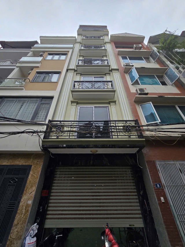 Bán nhà Nguyễn Văn Cừ - Long Biên, tòa nhà căn hộ, 2 thoáng, ngõ thông, ở ngay, kinh doanh