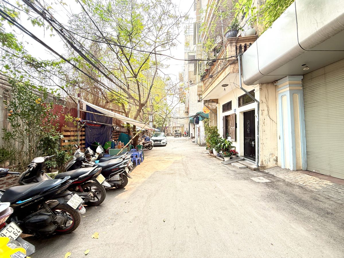 Bán nhà Đặng Tiến Đông - Đống Đa, 96m2, ô tô tránh, gần hồ Hoàng Cầu, 3 tầng, giá 25,5 tỷ