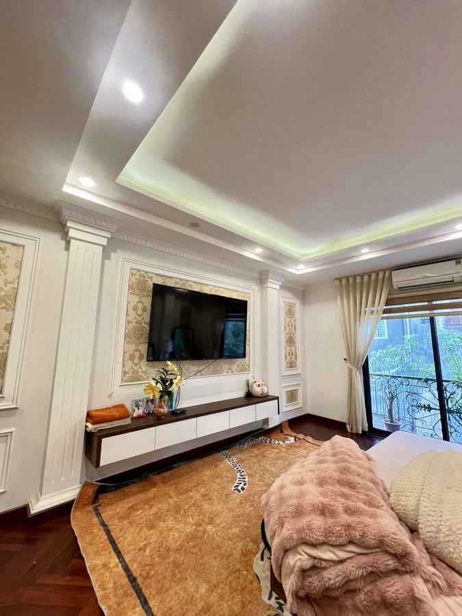 Bán nhà Thái Hà - Đống Đa, 52m2, 6 tầng thang máy, 4 ngủ, ô tô đỗ cổng, gần phố, 21 tỷ